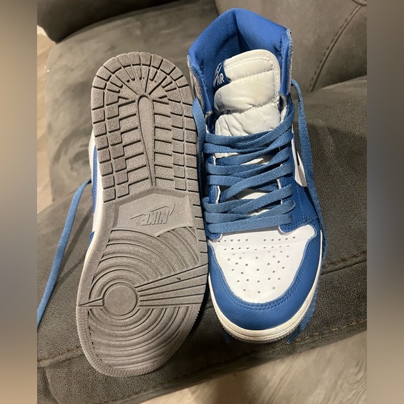 Nike Jordans - Picture 2 of 7